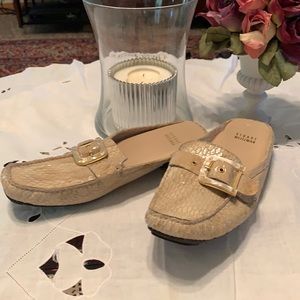 Stuart Weitzman mule size 8.5